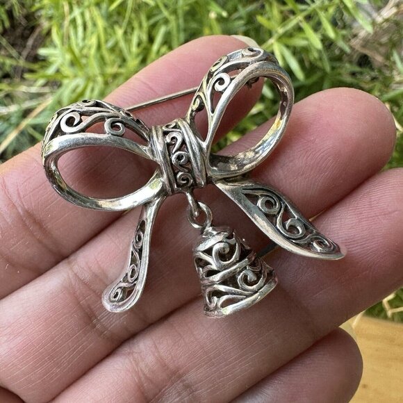 VTG 925 Sterling Silver Bow Tied Ribbon Bell Brooch Pin Filigree Cutouts 8.7g - Picture 6 of 8